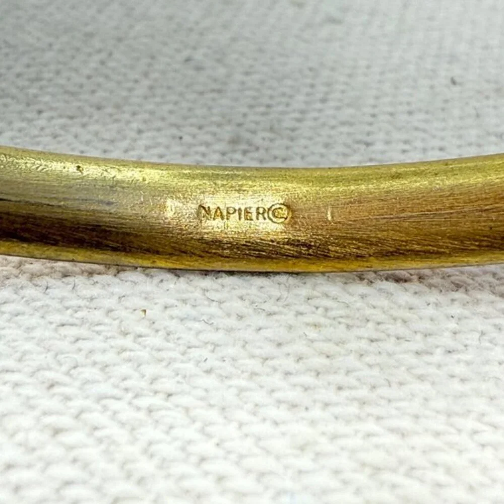 Napier Red Enamel Bangle Bracelet Vintage Signed‎ Gold-Tone Retro